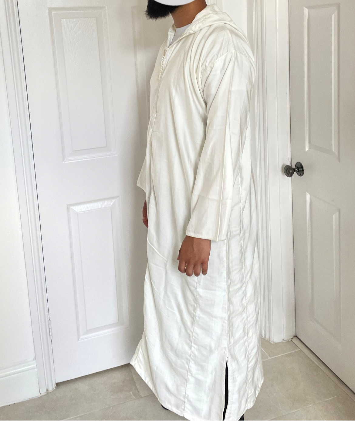 White Hooded Men's Moroccan Thobe (Jabaddor)